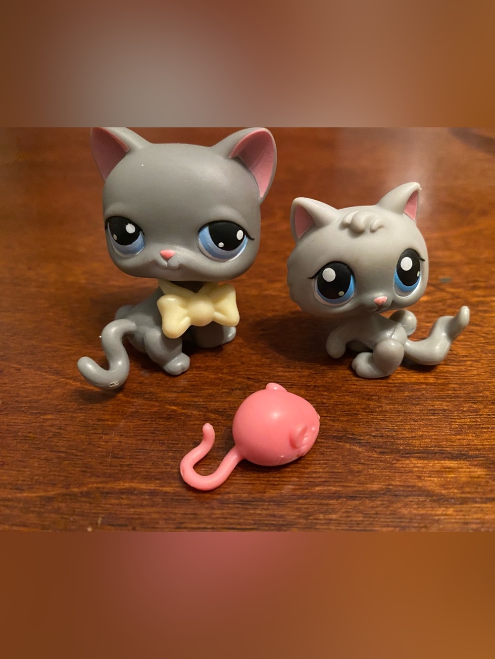 Littlest Pet Shop Gray Cat#74 and Kitten #66 with Extras